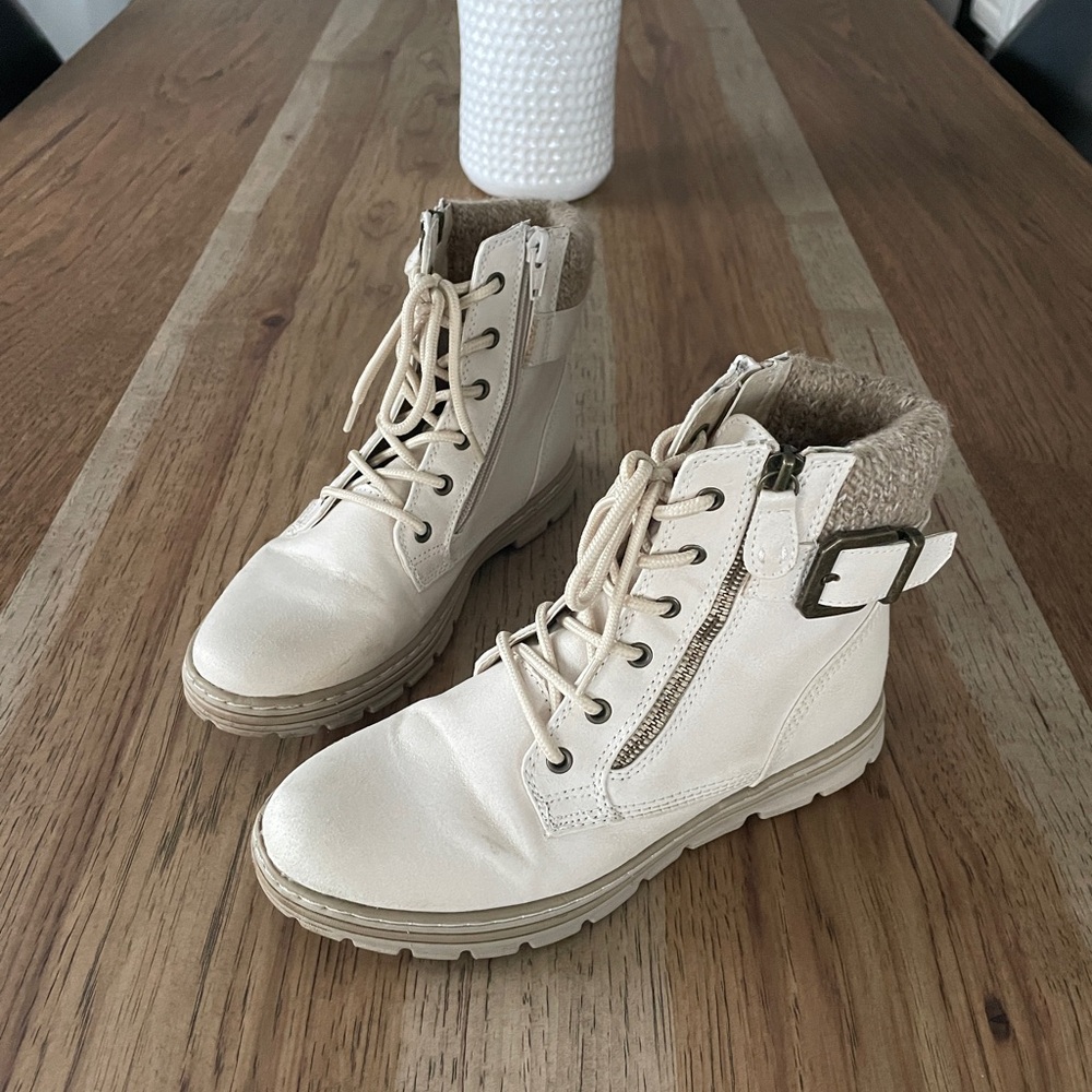 Women's Cream Ankle Boots Size 6